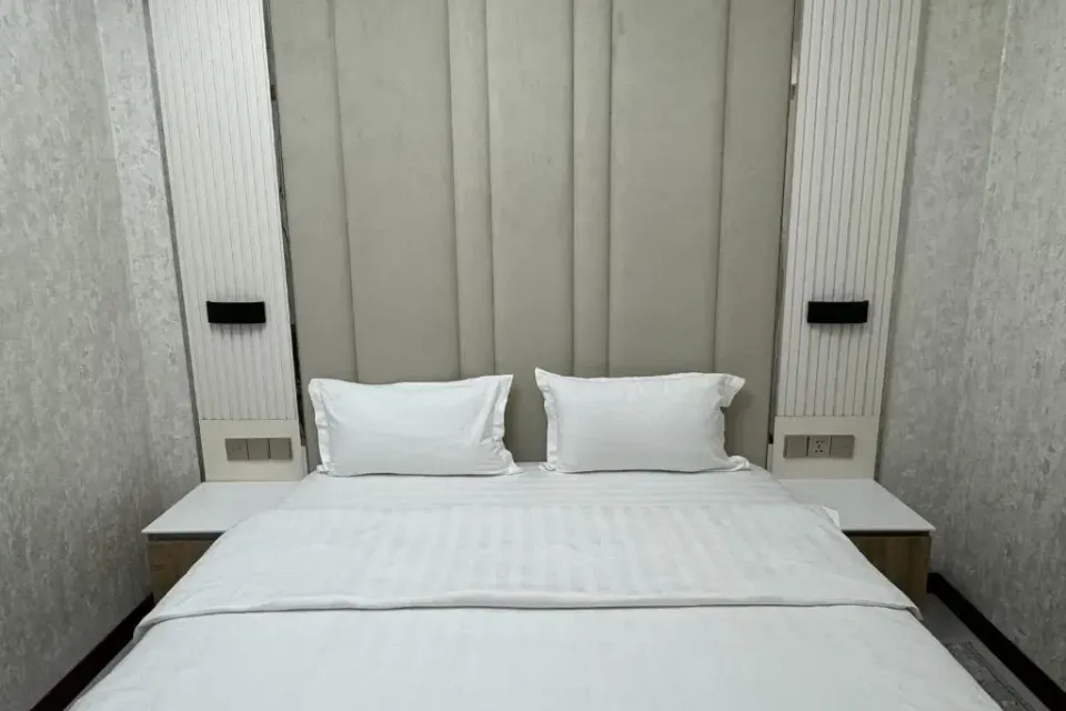 Aram Baland Hotel 第 1 张照片（共 10 张）